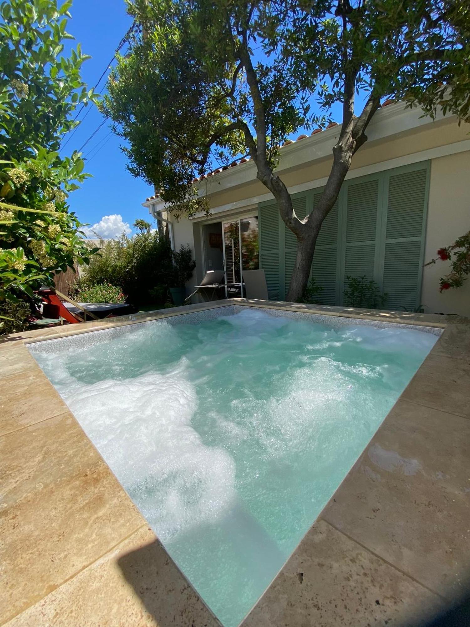 Villa Studio Piscine Balnéo Chauffée à Sérignan Extérieur photo