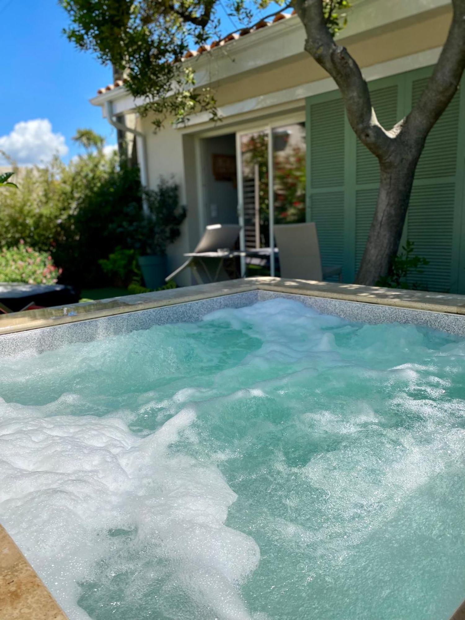 Villa Studio Piscine Balnéo Chauffée à Sérignan Extérieur photo